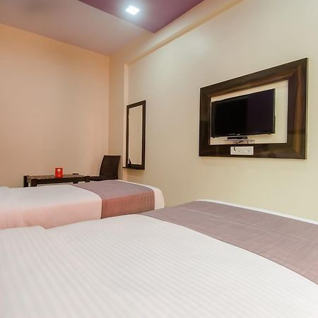 Oyo 9326 Om Sai Residency Hotel Mumbai  Buitenkant foto