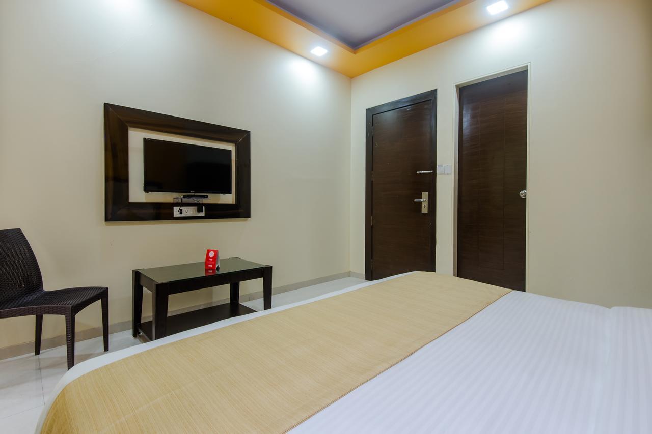 Oyo 9326 Om Sai Residency Hotel Mumbai  Buitenkant foto