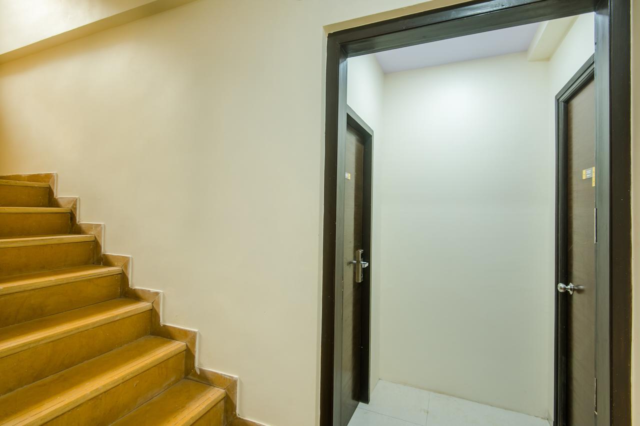 Oyo 9326 Om Sai Residency Hotel Mumbai  Buitenkant foto