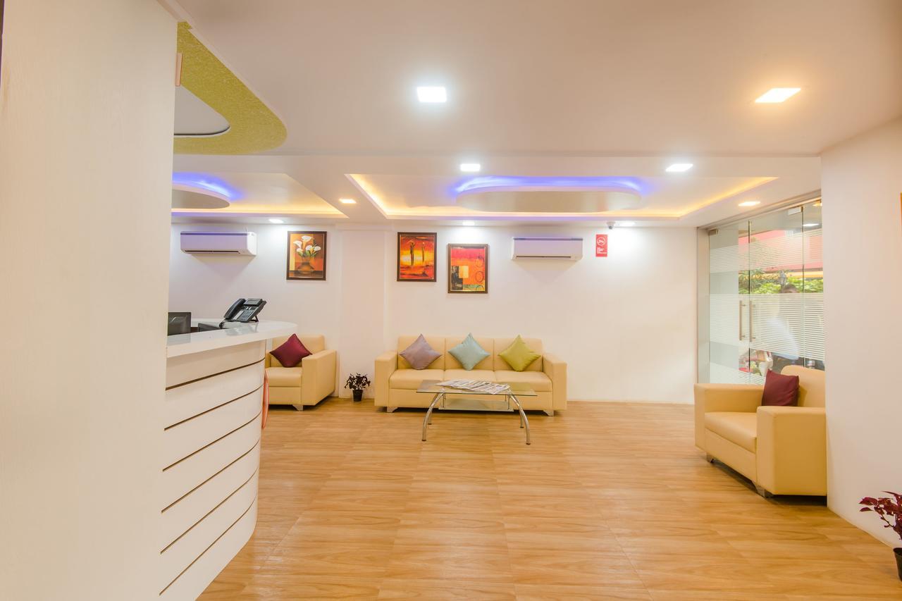 Oyo 9326 Om Sai Residency Hotel Mumbai  Buitenkant foto