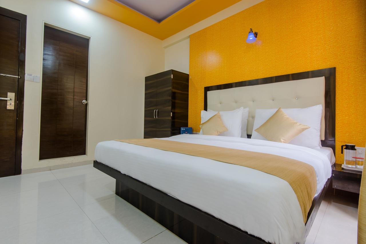 Oyo 9326 Om Sai Residency Hotel Mumbai  Buitenkant foto